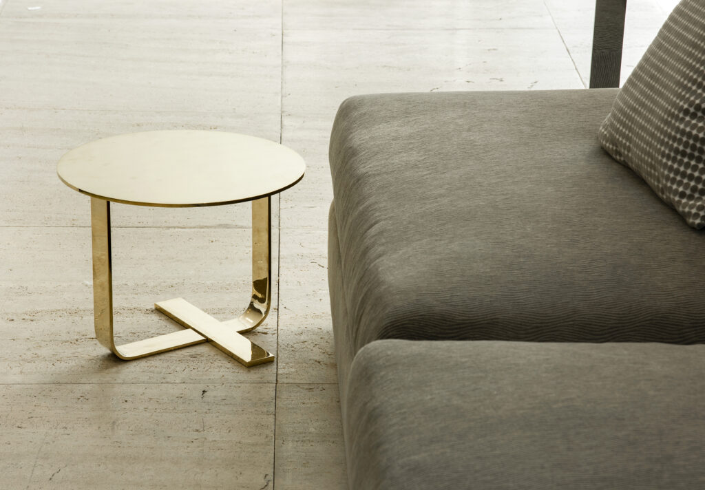 Mesa Lateral Claire