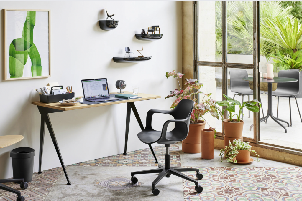 HAL RE Armchair Studio